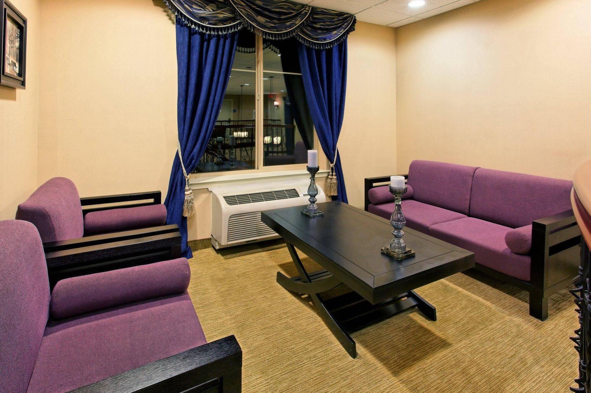 Holiday Inn Express & Suites Lathrop By Ihg Екстериор снимка